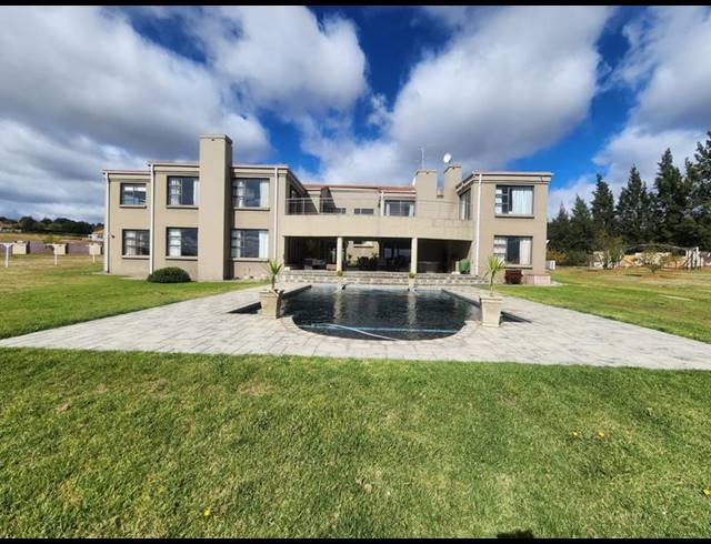 6 BEDROOM HOUSE FOR SALE IN BLUE SADDLE RANCHES